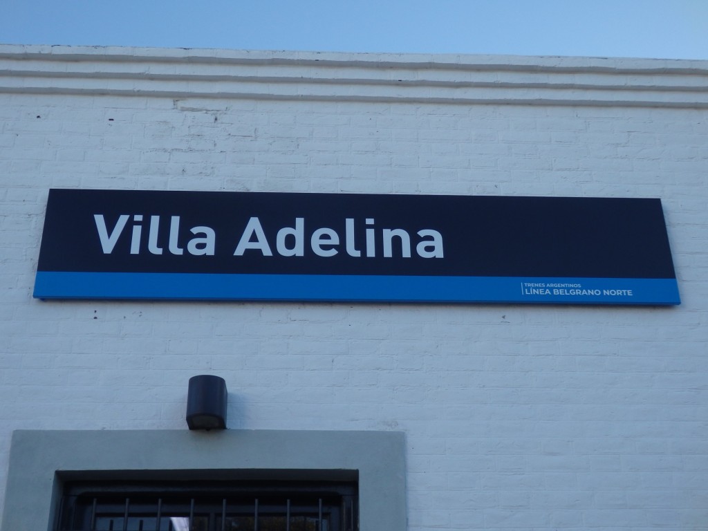 Foto: estación del FC Belgrano (Ferrovías) - Villa Adelina (Buenos Aires), Argentina