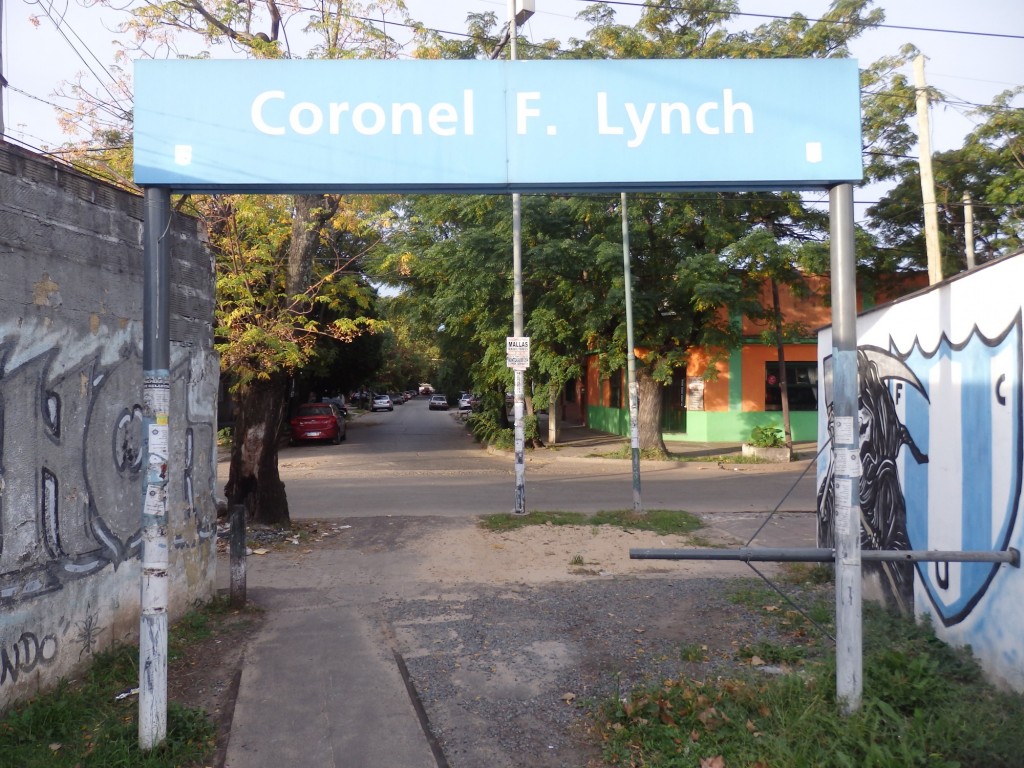 Foto: cartel del FC Urquiza (Metrovías) - Sáenz Peña / Villa Lynch (Buenos Aires), Argentina