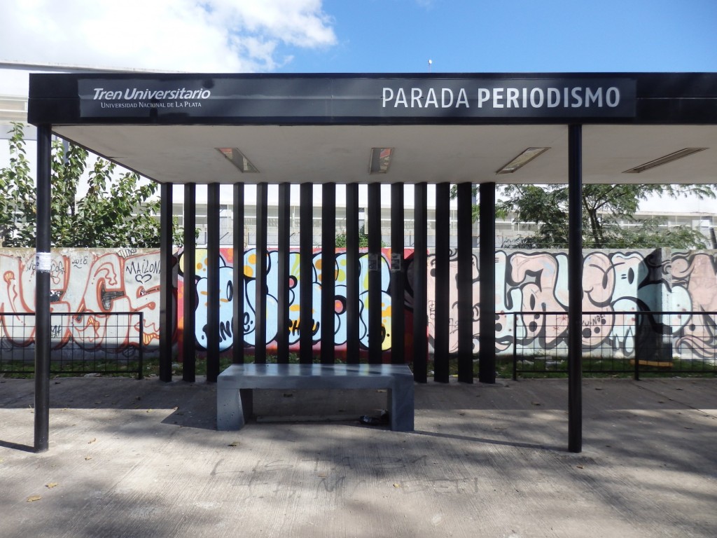 Foto: parada del Tren Universitario - La Plata (Buenos Aires), Argentina