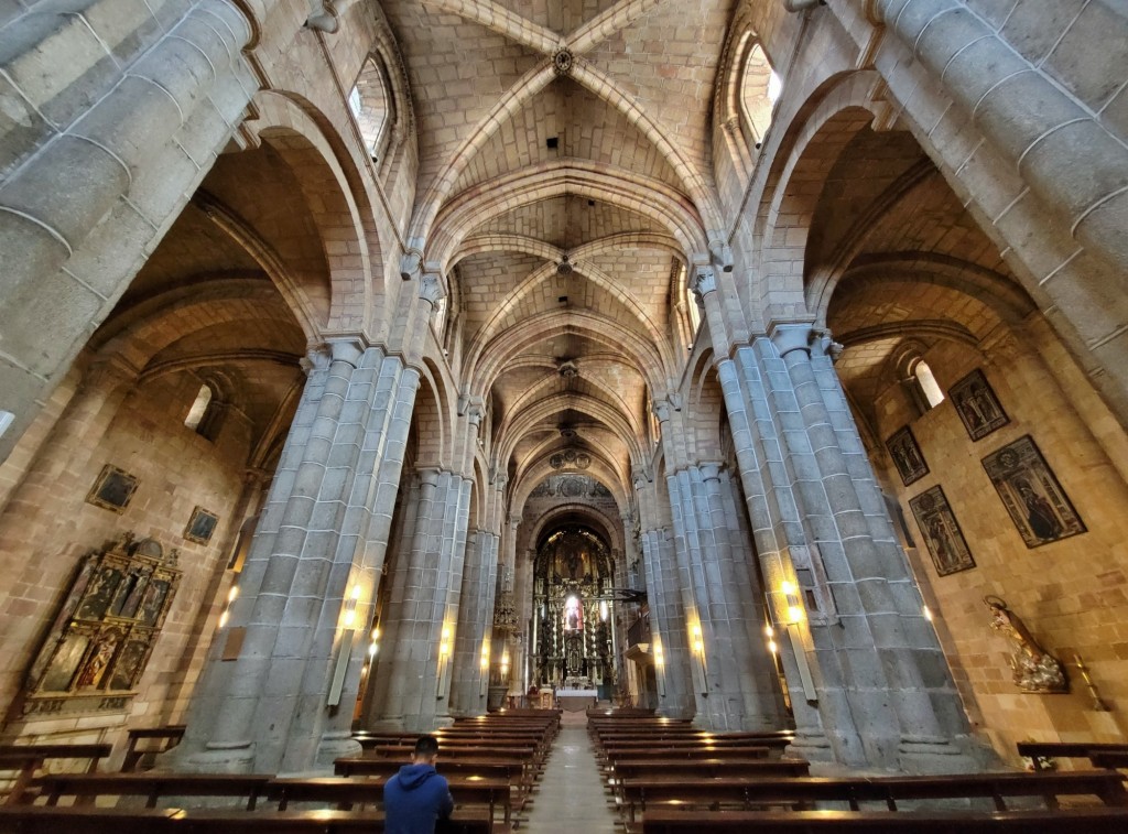 Foto: Iglesia de San Pedro Apóstol - Ávila (Castilla y León), España