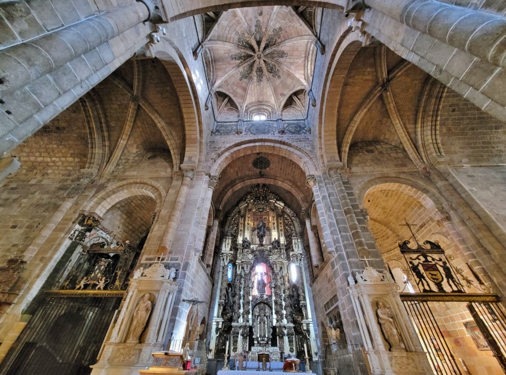 Foto: Iglesia de San Pedro Apóstol - Ávila (Castilla y León), España