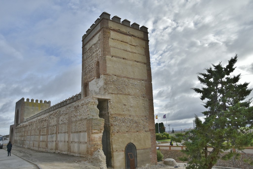 Foto: Muralla - Madrigal de las Altas Torres (Ávila), España