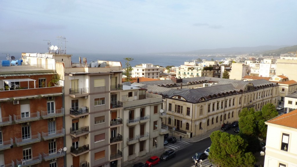 Foto: El mar desde el Castello Aragonese - Reggio Calabria (Calabria), Italia