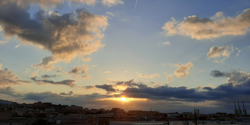 Foto: Amanecer - Sant Adrià de Besòs (Barcelona), España