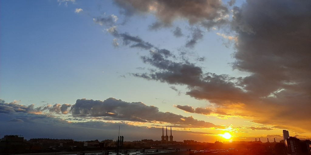 Foto: Amanecer - Sant Adrià de Besòs (Barcelona), España