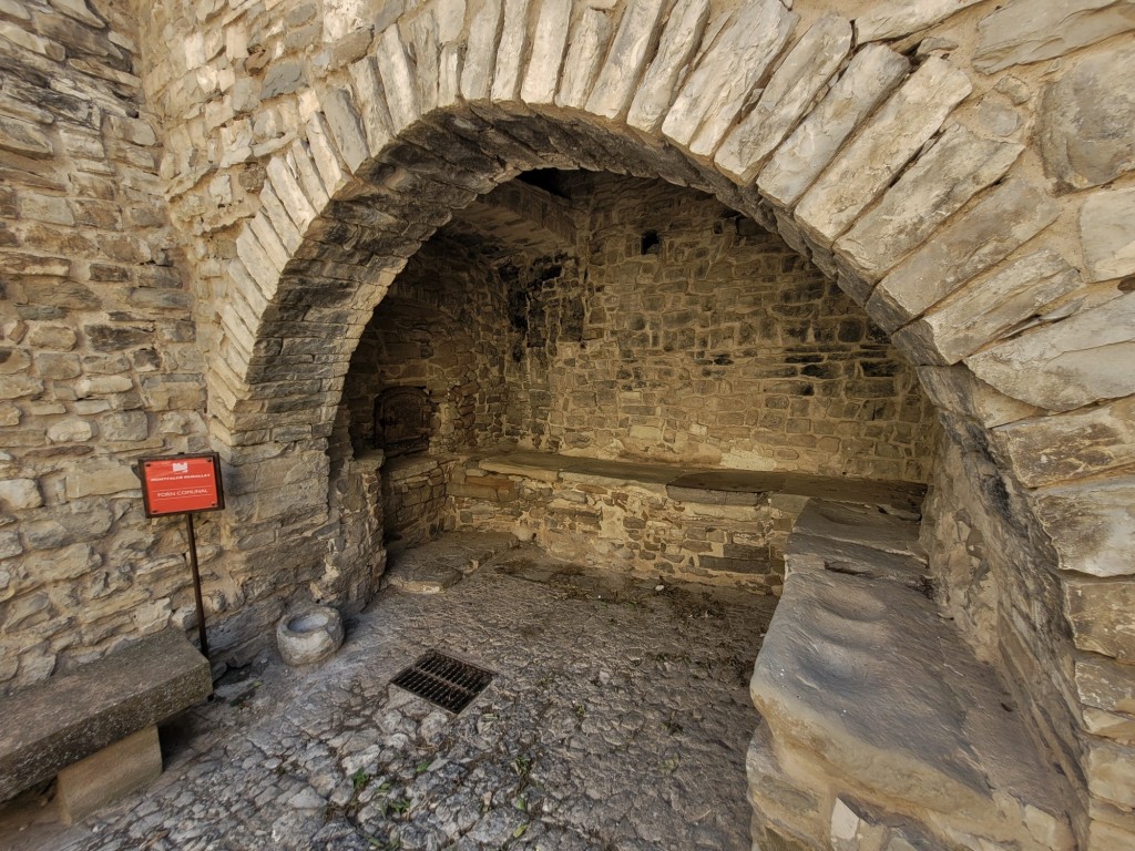 Foto: Recinto amurallado - Montfalcó Murallat (Lleida), España