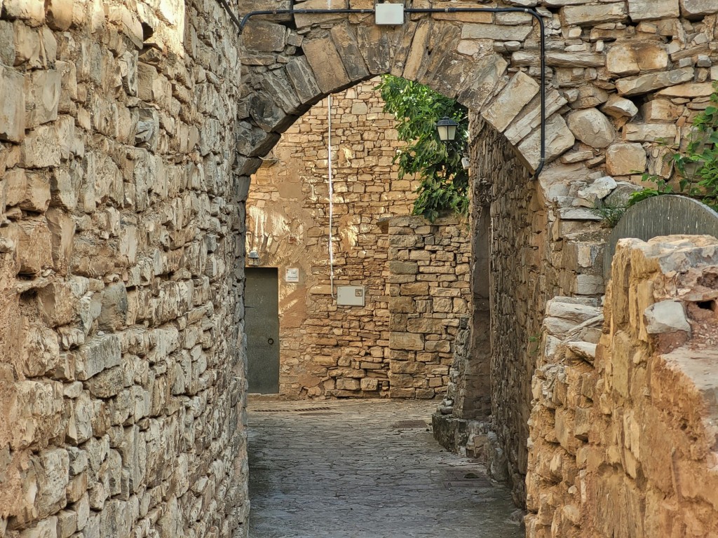 Foto: Recinto amurallado - Montfalcó Murallat (Lleida), España