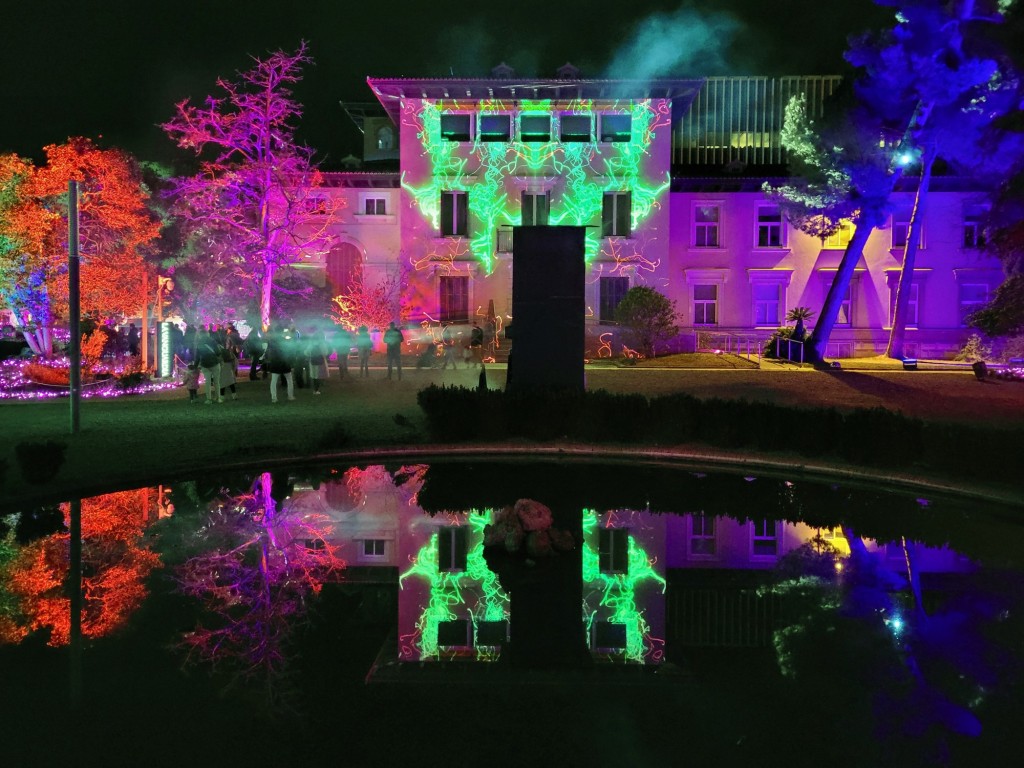 Foto: Juego de luces - Barcelona (Cataluña), España