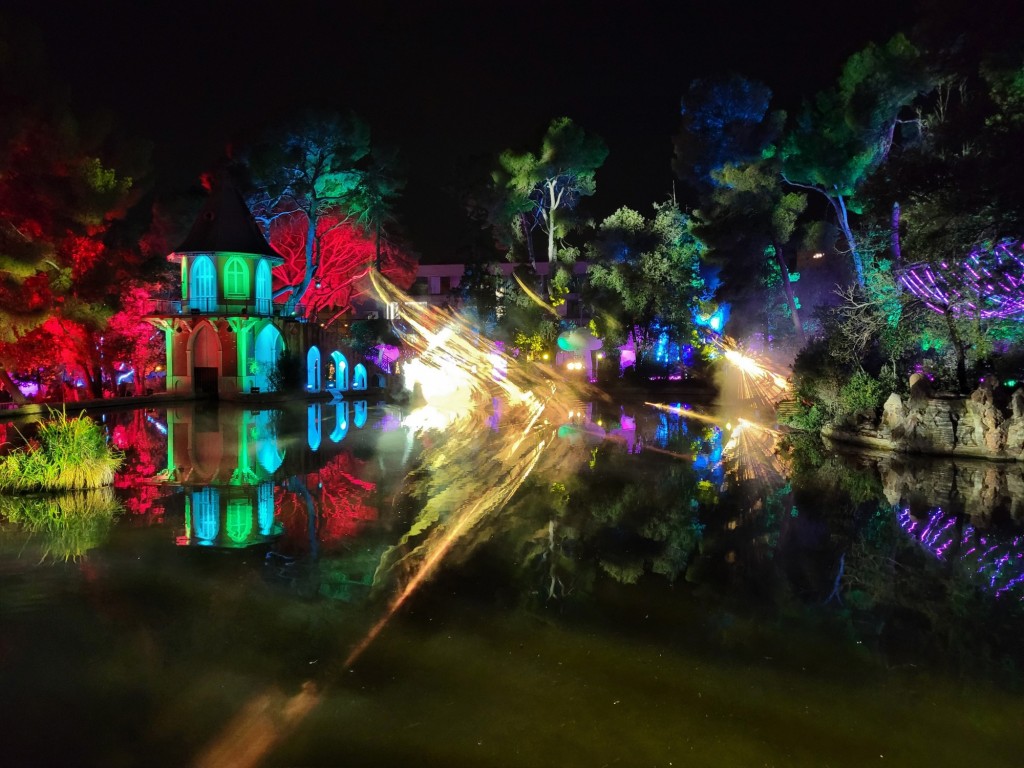 Foto: Juego de luces - Barcelona (Cataluña), España