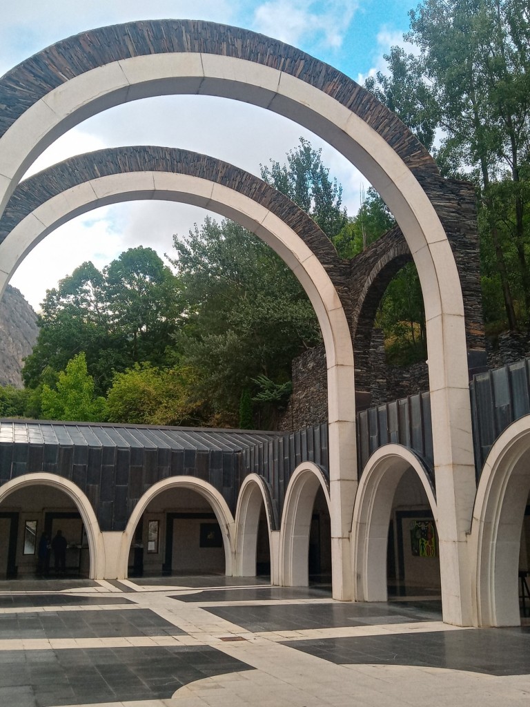 Foto de Santuario de N.S. de Meritxell, Andorra