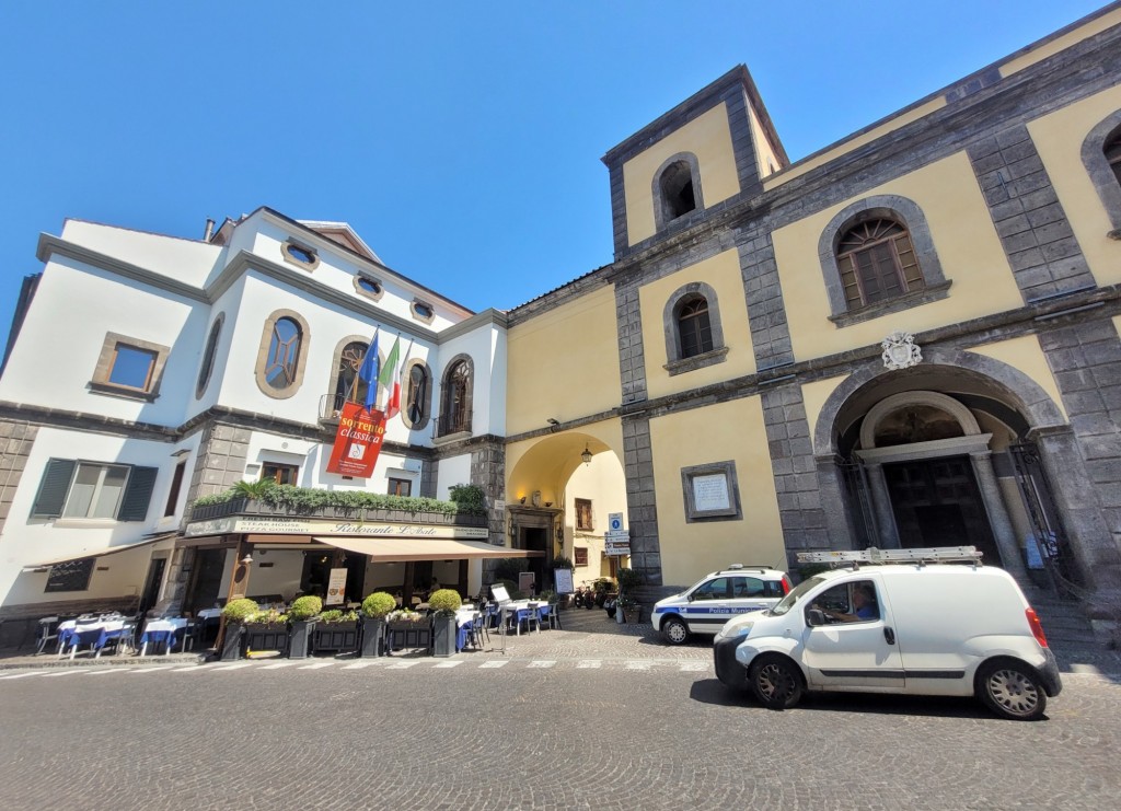 Foto: Iglesia de San Francisco - Sorrento (Campania), Italia