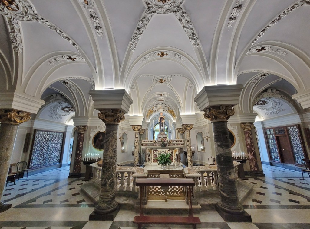 Foto: Iglesia de San Francisco - Sorrento (Campania), Italia