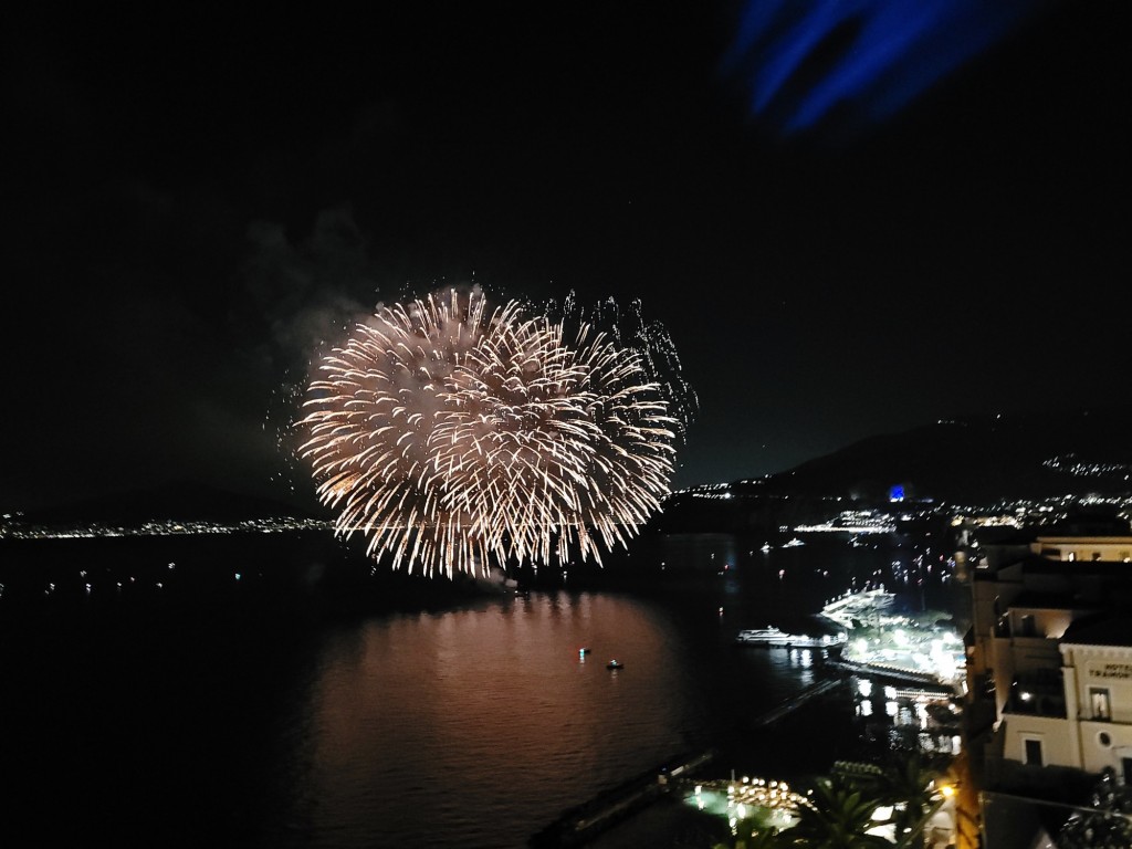 Foto: Fuegos artificiales - Sorrento (Campania), Italia