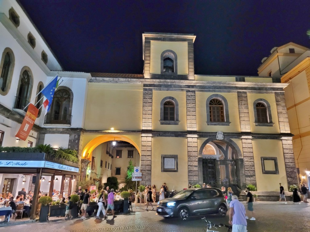 Foto: Vista nocturna - Sorrento (Campania), Italia