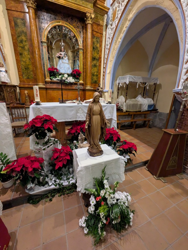 Foto: La Reina de Radio María en la ermita de Olves - Olves (Zaragoza), España