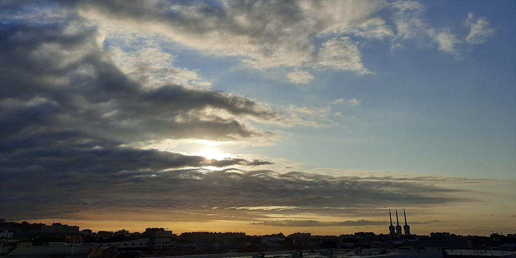 Foto: Amanecer - Sant Adrià de Besòs (Barcelona), España