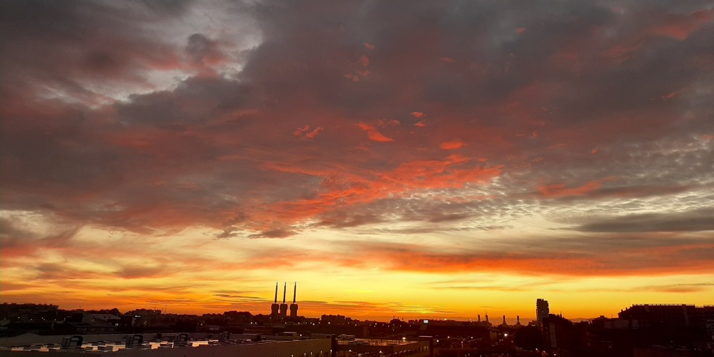 Foto: Amanecer - Sant Adrià de Besòs (Barcelona), España