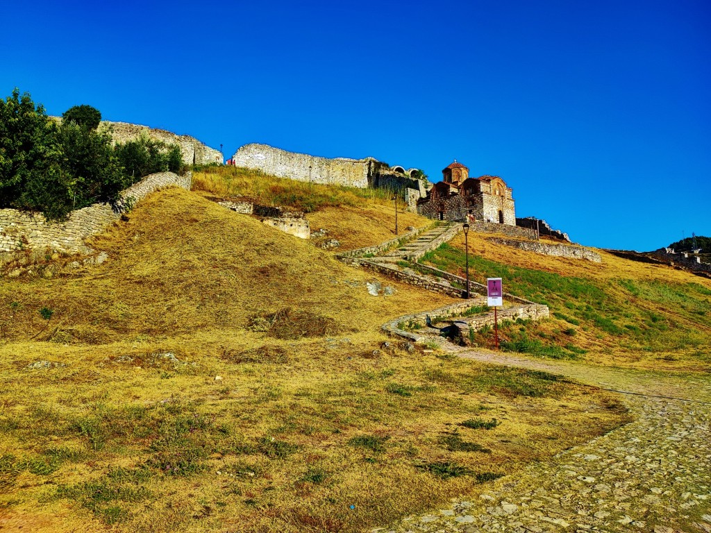 Foto: Rrugica Shën Triadha - Berati (Berat), Albania