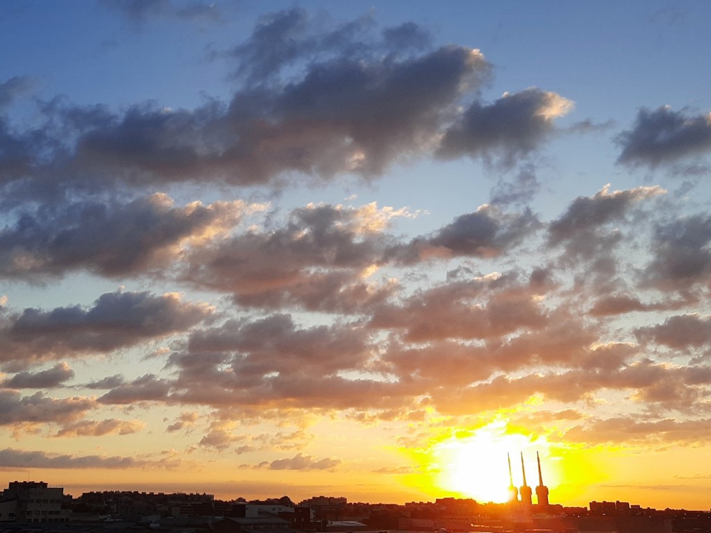 Foto: Amanecer - Sant Adrià de Besós (Barcelona), España