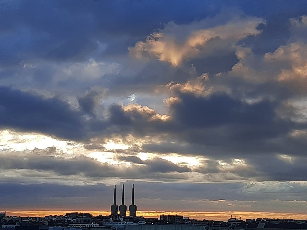 Foto: Amanecer - Sant Adrià de Besós (Barcelona), España