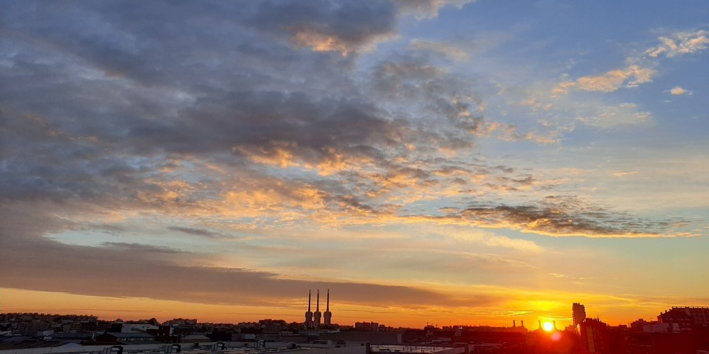 Foto: Amanecer - Sant Adrià de Besós (Barcelona), España