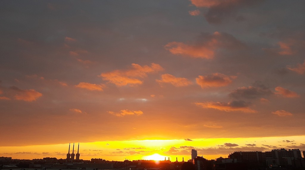 Foto: Amanecer - Sant Adrià de Besós (Barcelona), España