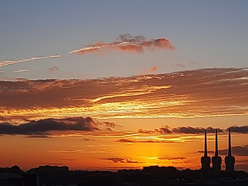 Foto: Amanecer - Sant Adrià de Besós (Barcelona), España