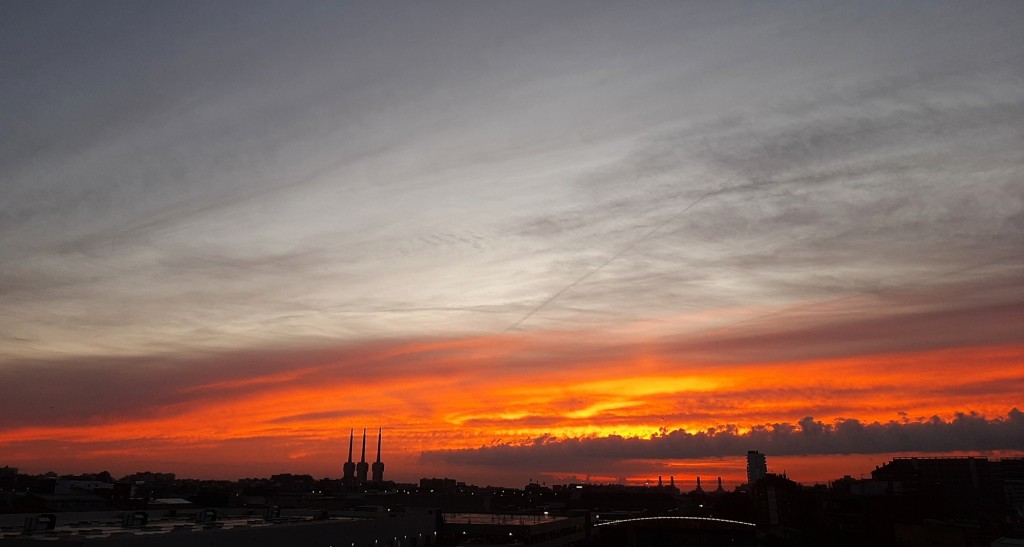 Foto: Amanecer - Sant Adrià de Besós (Barcelona), España