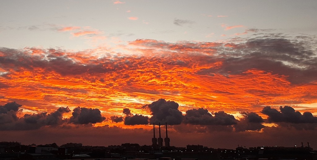 Foto: Amanecer - Sant Adrià de Besós (Barcelona), España