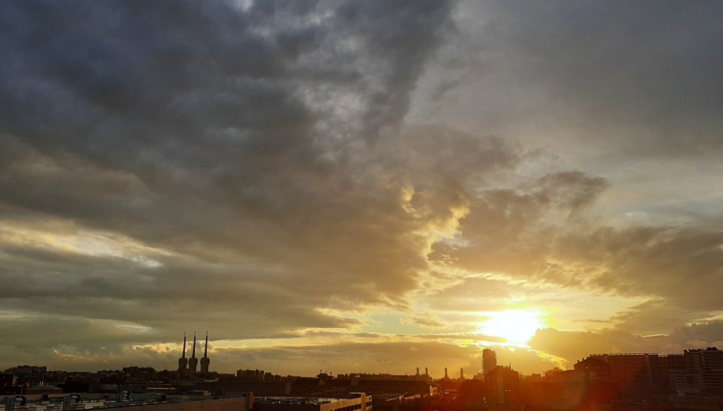 Foto: Amanecer - Sant Adrià de Besós (Barcelona), España