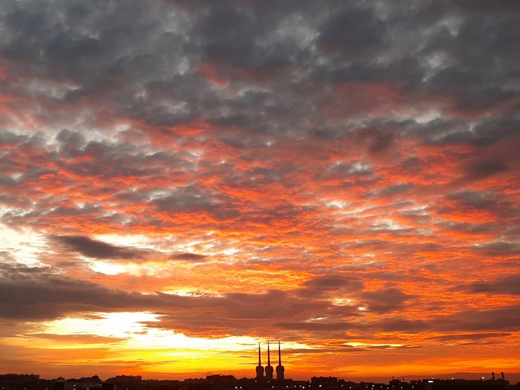 Foto: Amanecer - Sant Adrià de Besós (Barcelona), España