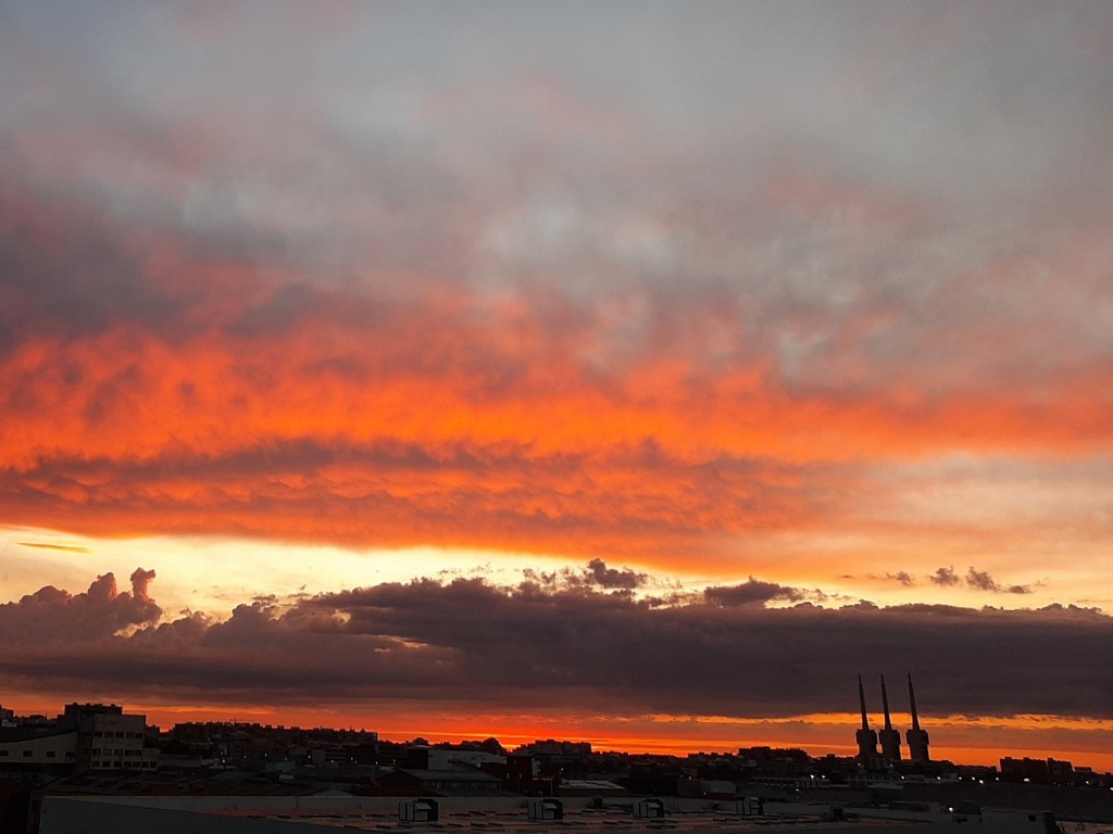 Foto: Amanecer - Sant Adrià de Besós (Barcelona), España