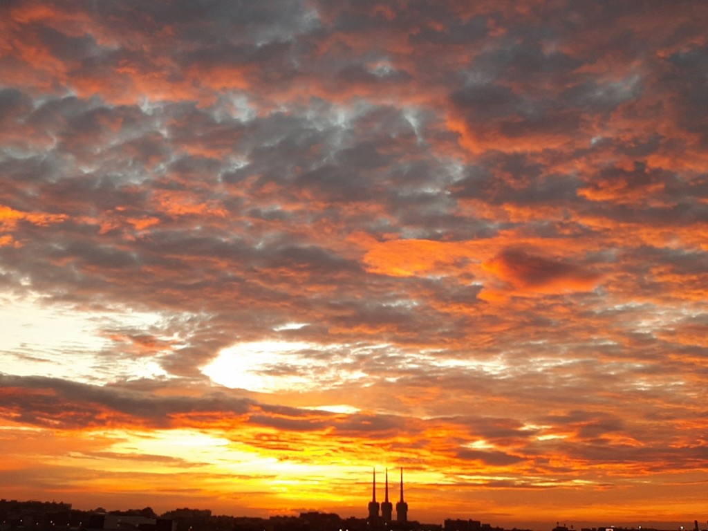 Foto: Amanecer - Sant Adrià de Besós (Barcelona), España