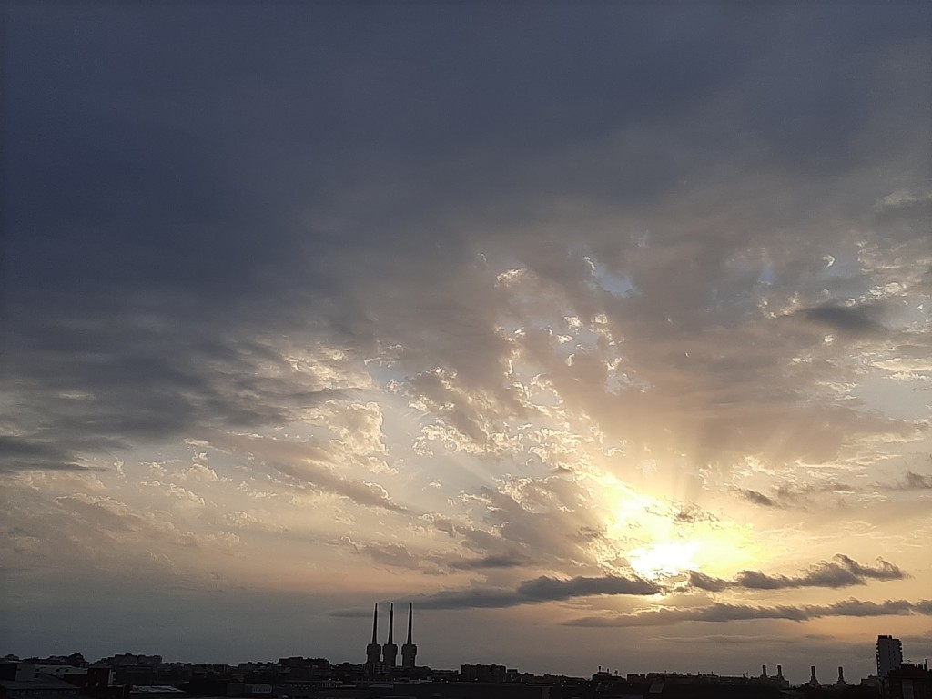 Foto: Amanecer - Sant Adrià de Besós (Barcelona), España