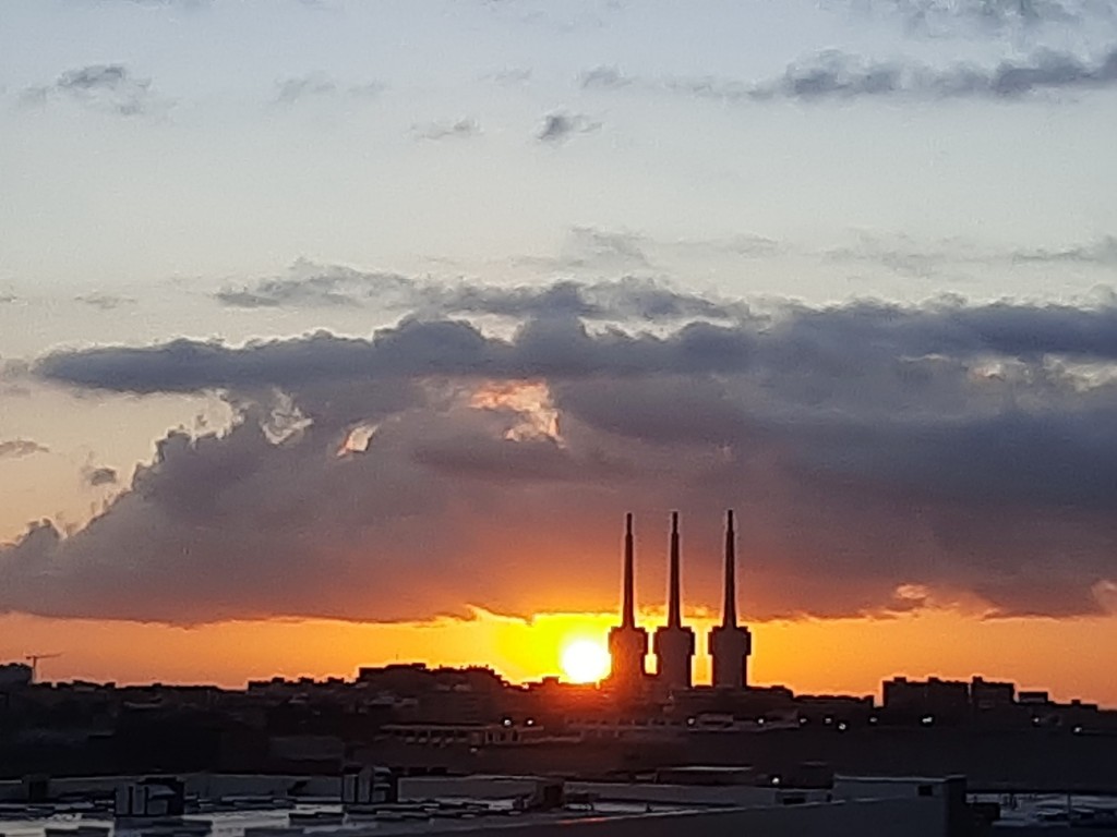 Foto: Amanecer - Sant Adrià de Besós (Barcelona), España