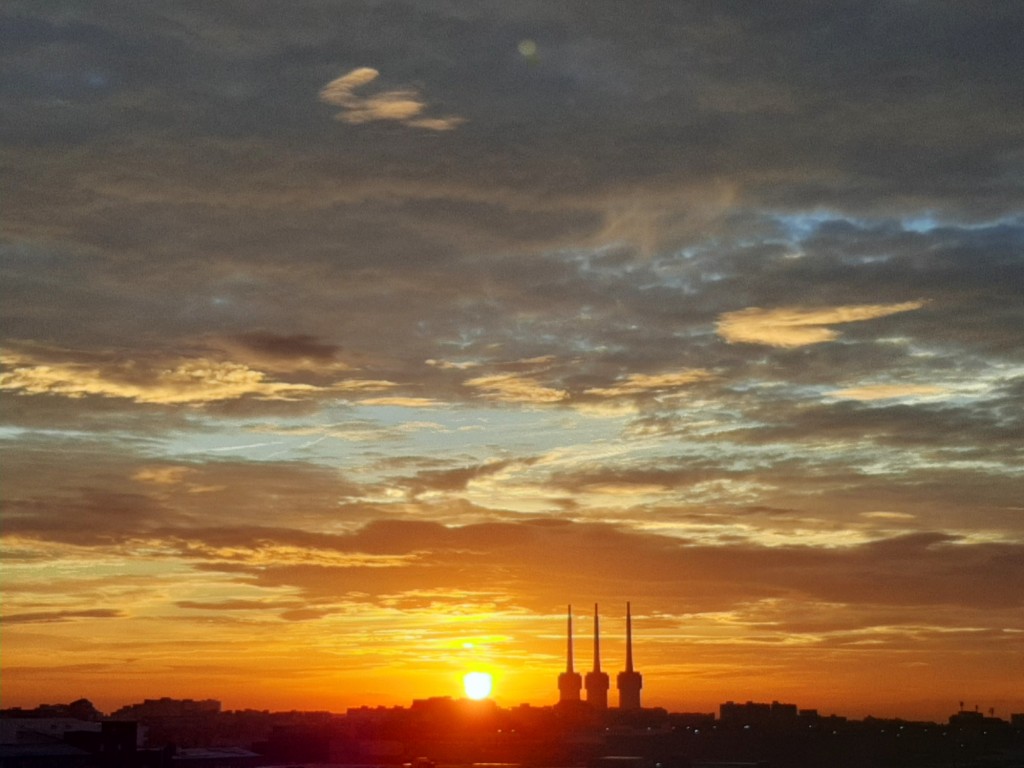 Foto: Amanecer - Sant Adrià de Besós (Barcelona), España