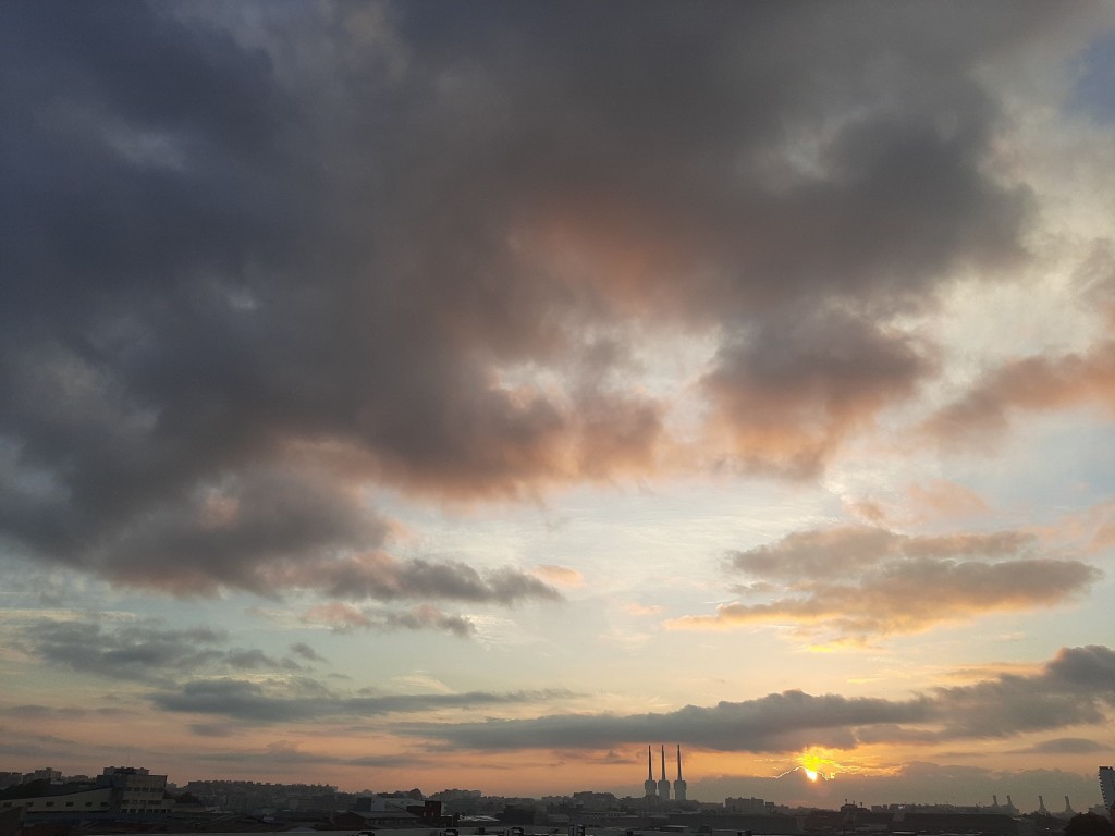 Foto: Amanecer - Sant Adrià de Besós (Barcelona), España