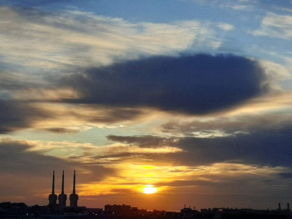 Foto: Amanecer - Sant Adrià de Besós (Barcelona), España