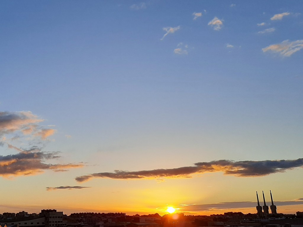 Foto: Amanecer - Sant Adrià de Besós (Barcelona), España