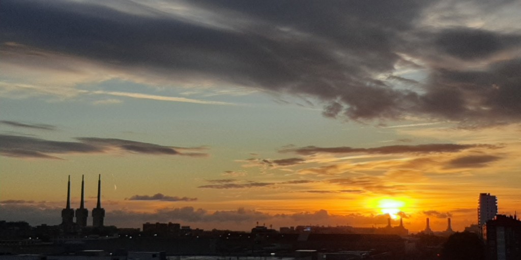 Foto: Amanecer - Sant Adrià de Besós (Barcelona), España