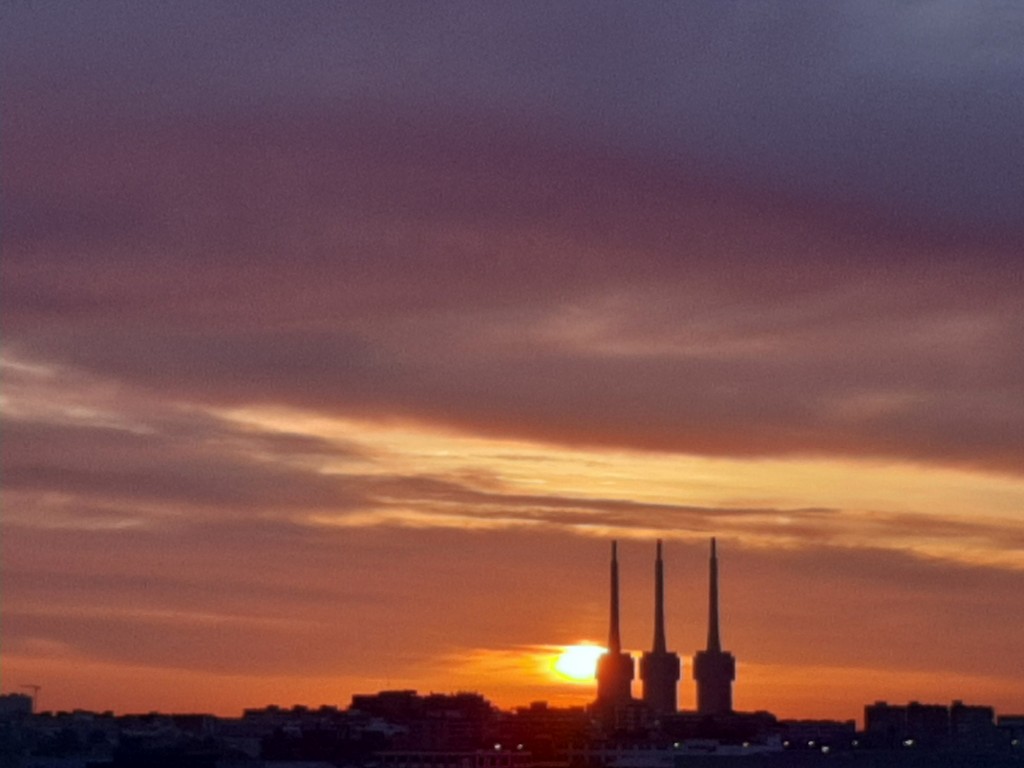 Foto: Amanecer - Sant Adrià de Besós (Barcelona), España