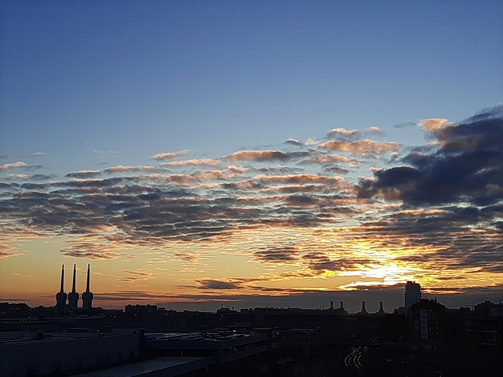 Foto: Amanecer - Sant Adrià de Besós (Barcelona), España