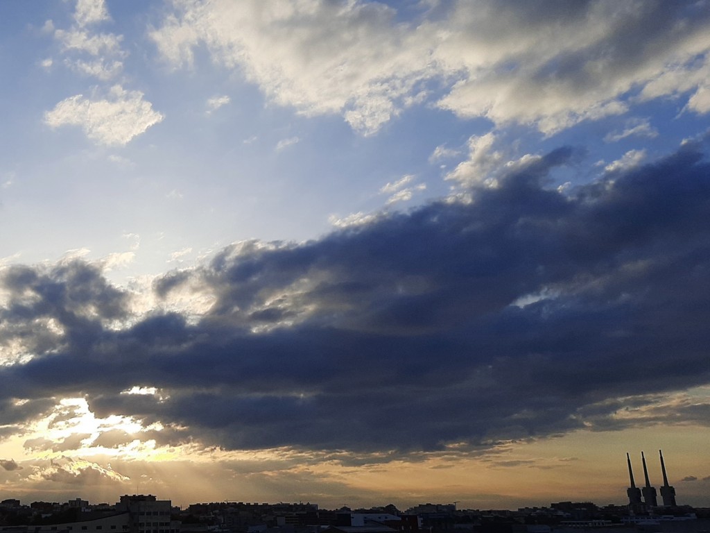 Foto: Amanecer - Sant Adrià de Besós (Barcelona), España