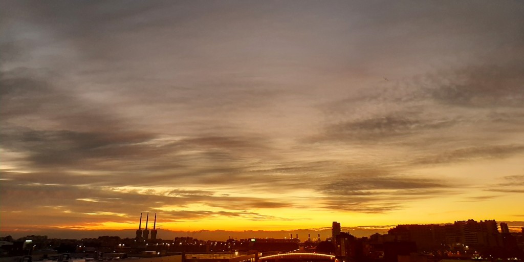 Foto: Amanecer - Sant Adrià de Besós (Barcelona), España