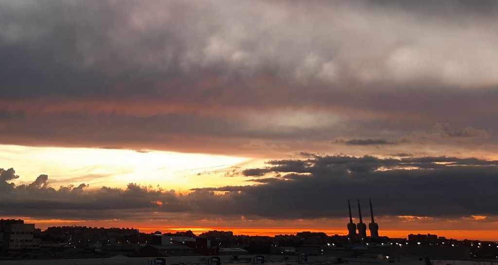 Foto: Amanecer - Sant Adrià de Besós (Barcelona), España