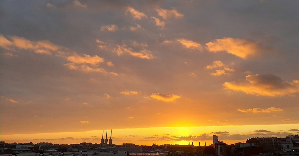 Foto: Amanecer - Sant Adrià de Besós (Barcelona), España