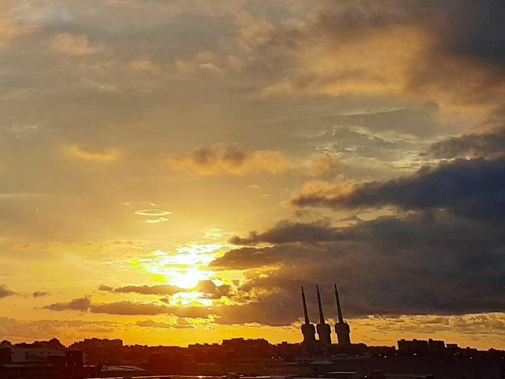 Foto: Amanecer - Sant Adrià de Besós (Barcelona), España