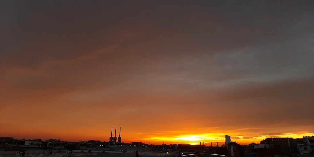 Foto: Amanecer - Sant Adrià de Besós (Barcelona), España