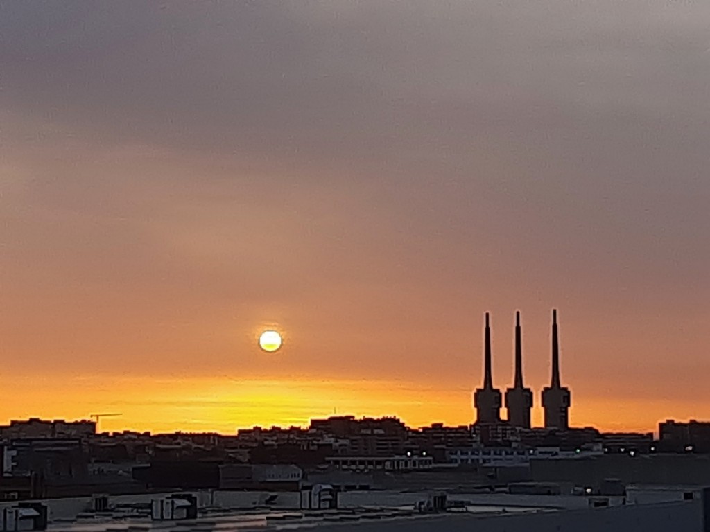 Foto: Amanecer - Sant Adrià de Besós (Barcelona), España