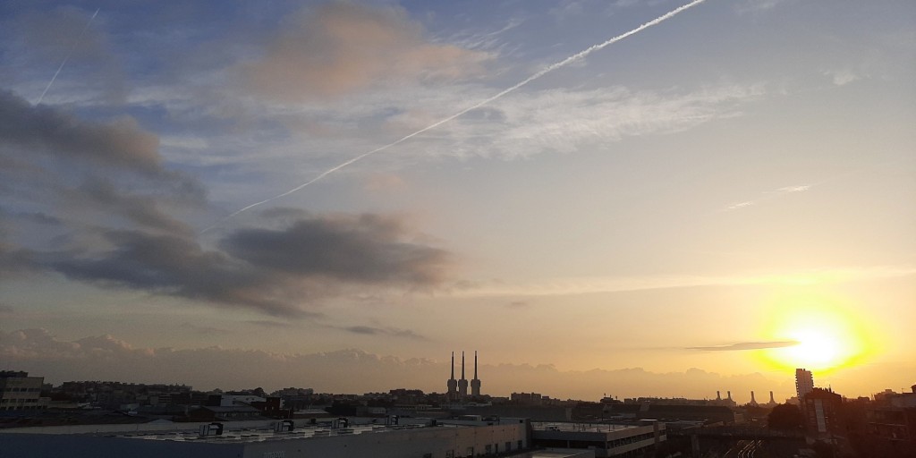 Foto: Amanecer - Sant Adrià de Besós (Barcelona), España